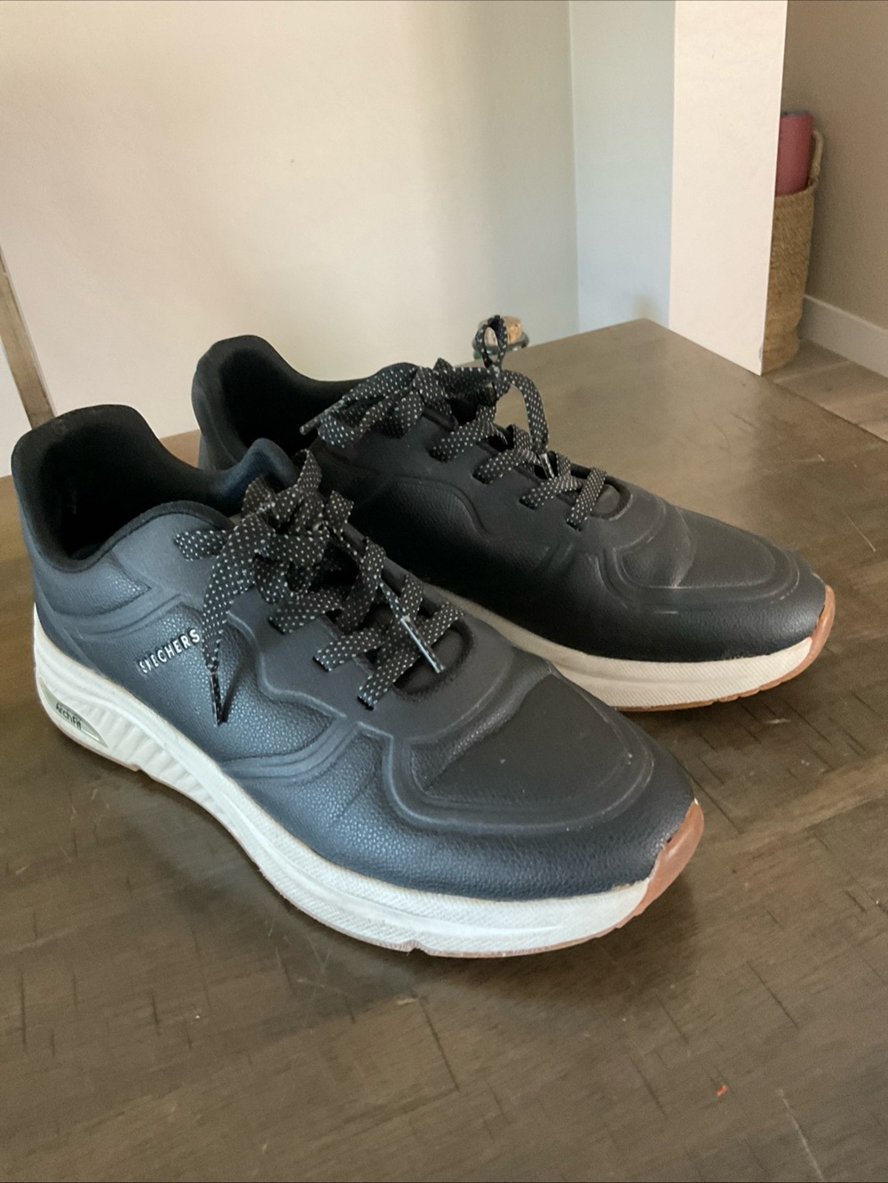 Women's Skechers  Arch Fit Sneakers Shoes Black Sz  9